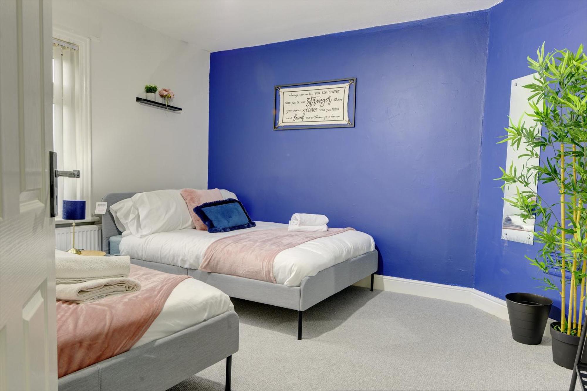 Stunning And Lovely 3 Bed House - Catch 22 Coventry Bagian luar foto