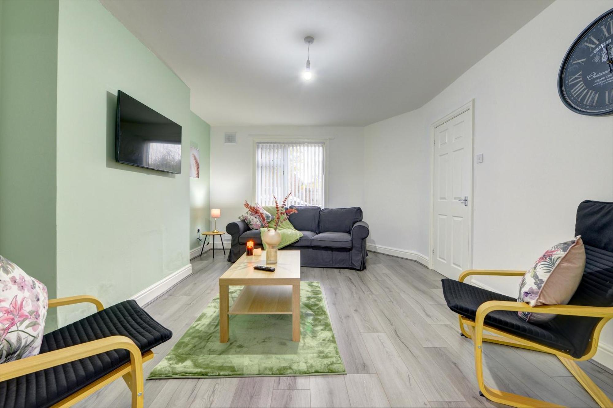 Stunning And Lovely 3 Bed House - Catch 22 Coventry Bagian luar foto