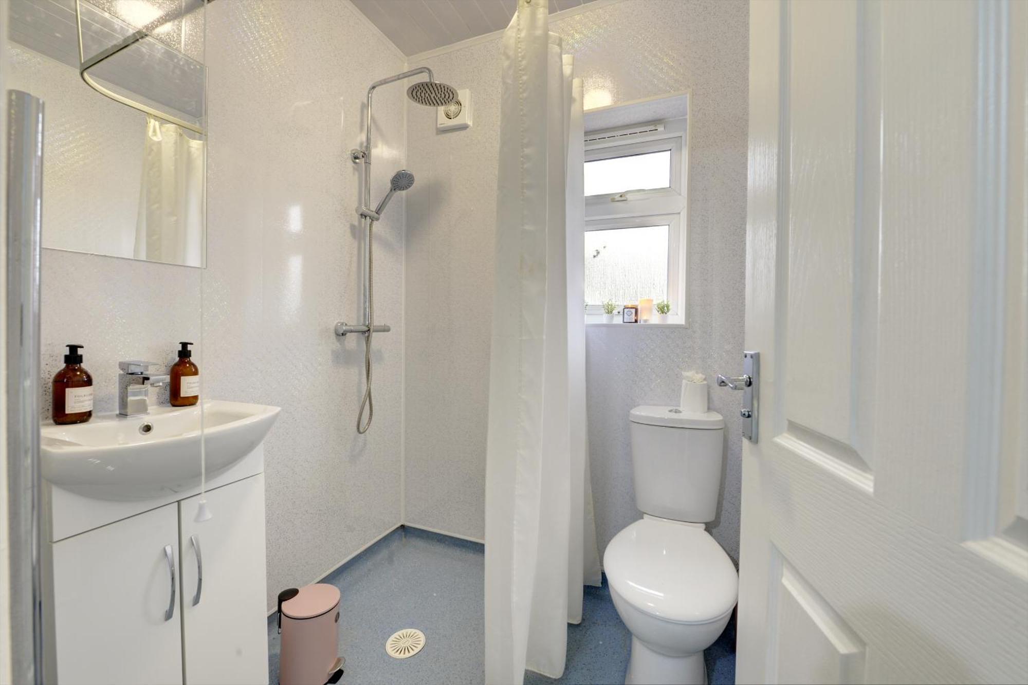 Stunning And Lovely 3 Bed House - Catch 22 Coventry Bagian luar foto