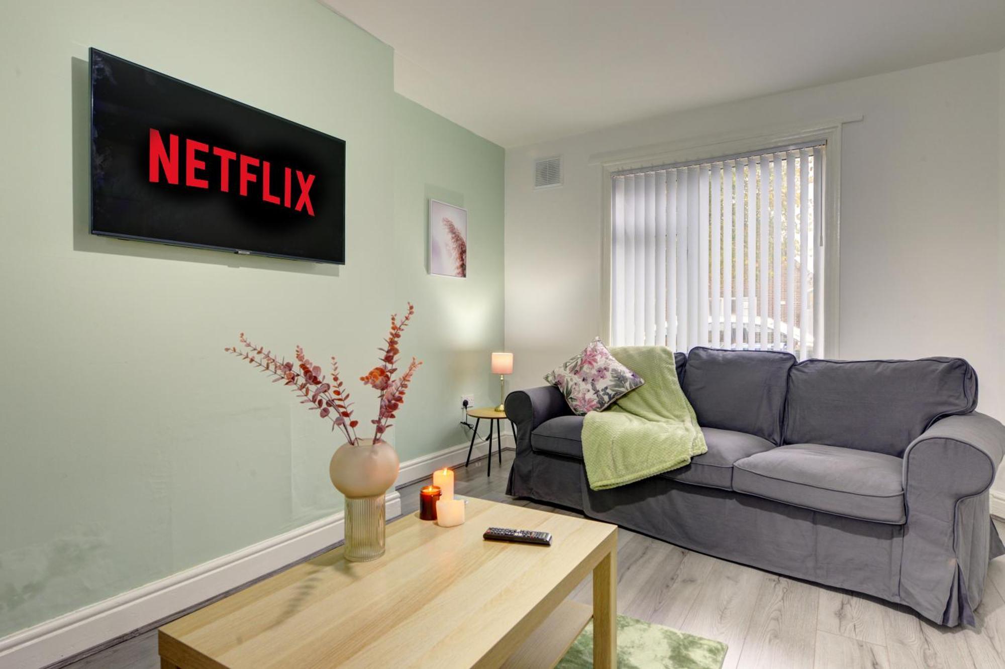 Stunning And Lovely 3 Bed House - Catch 22 Coventry Bagian luar foto