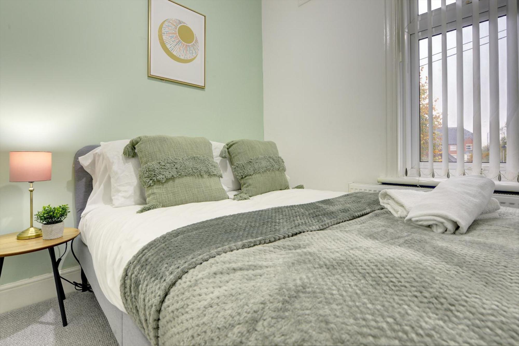 Stunning And Lovely 3 Bed House - Catch 22 Coventry Bagian luar foto