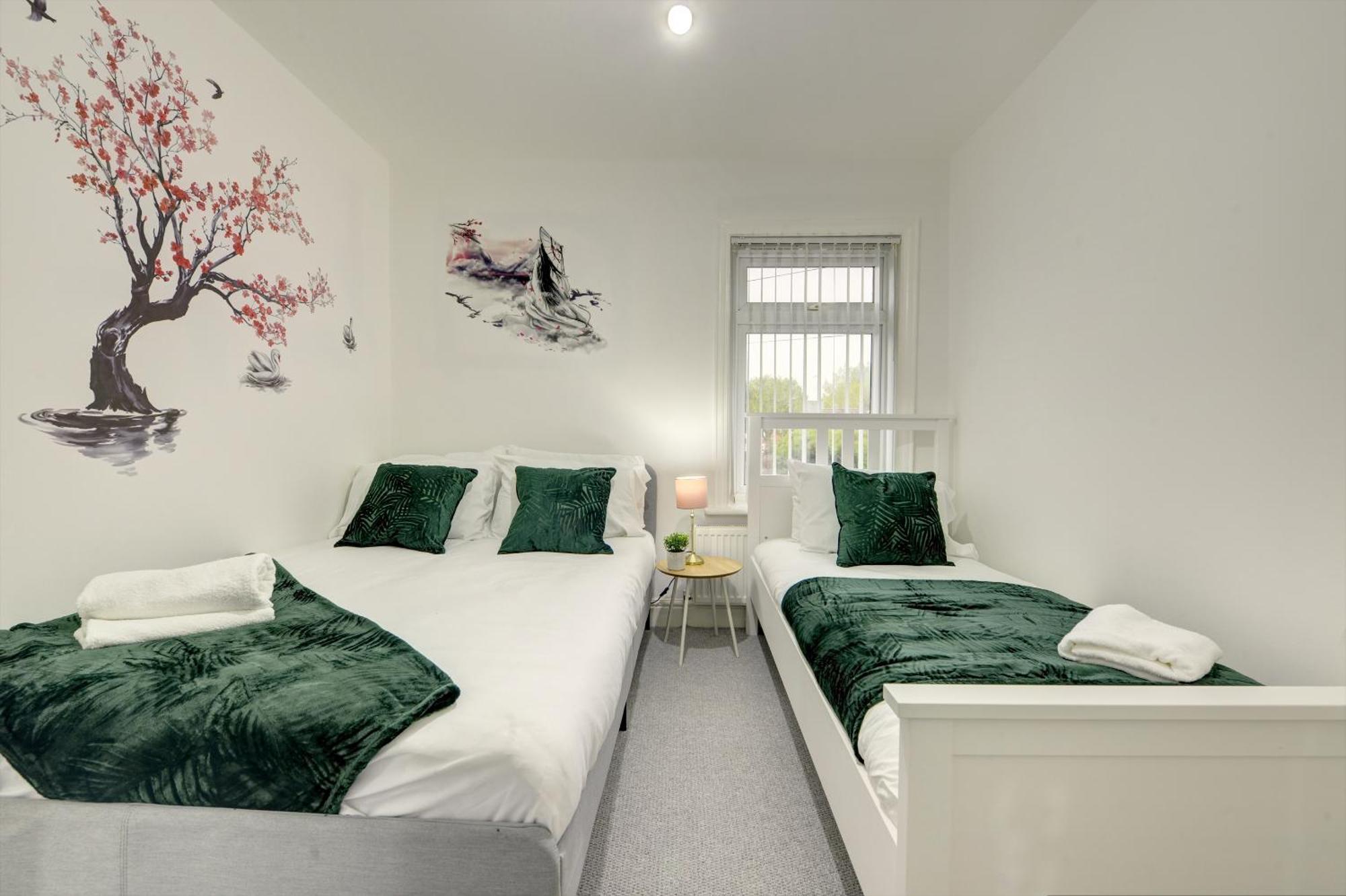 Stunning And Lovely 3 Bed House - Catch 22 Coventry Bagian luar foto