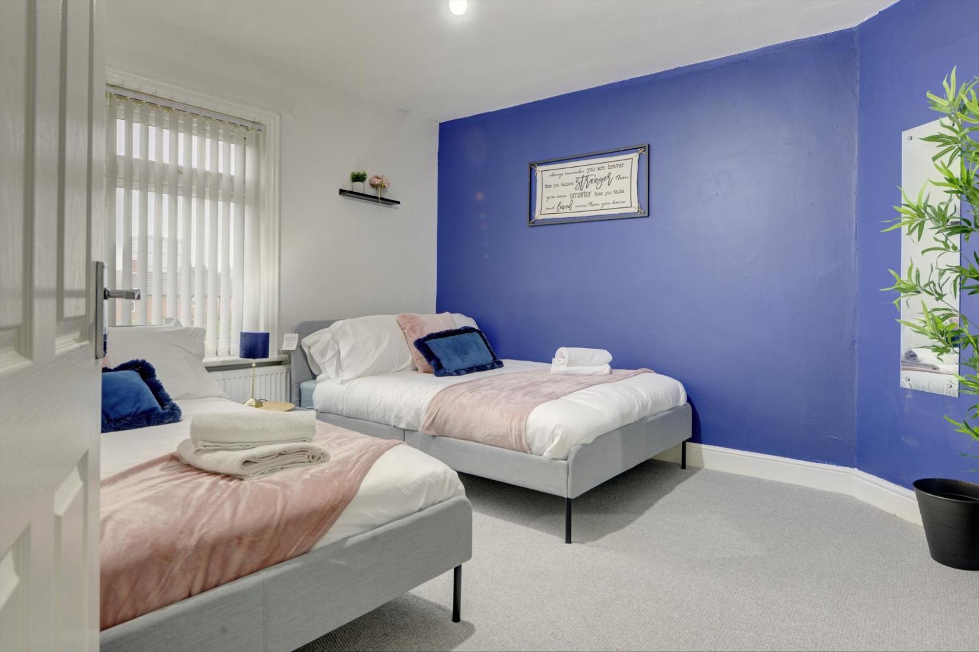 Stunning And Lovely 3 Bed House - Catch 22 Coventry Bagian luar foto