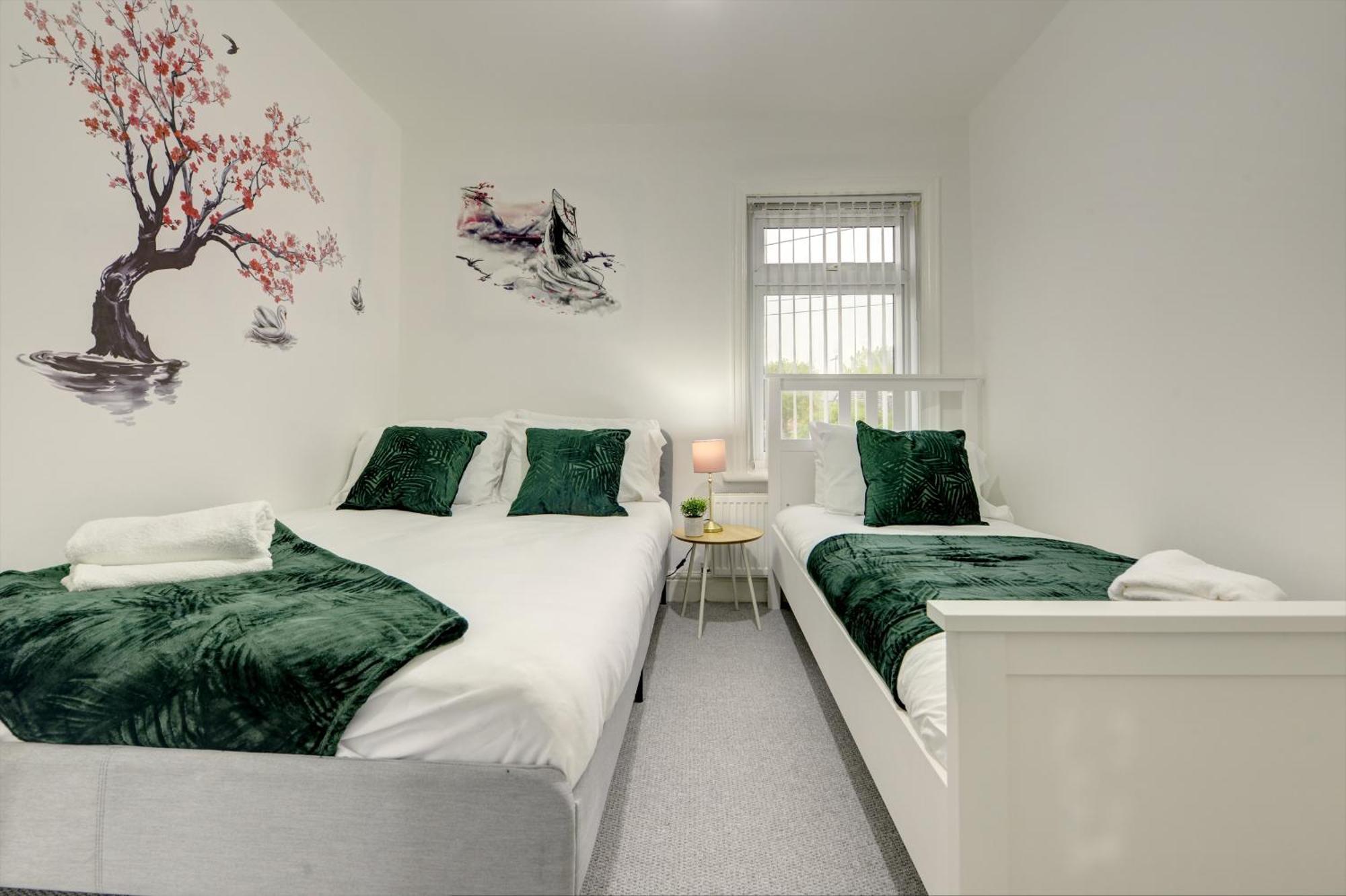 Stunning And Lovely 3 Bed House - Catch 22 Coventry Bagian luar foto