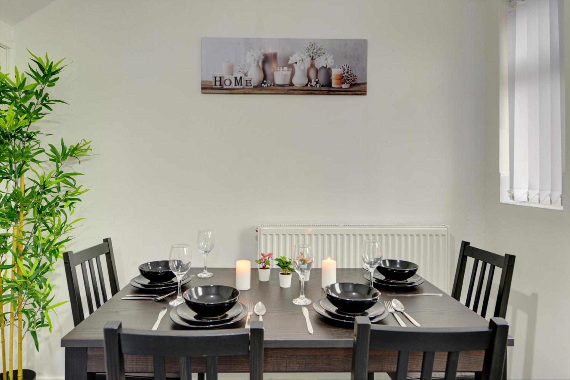 Stunning And Lovely 3 Bed House - Catch 22 Coventry Bagian luar foto
