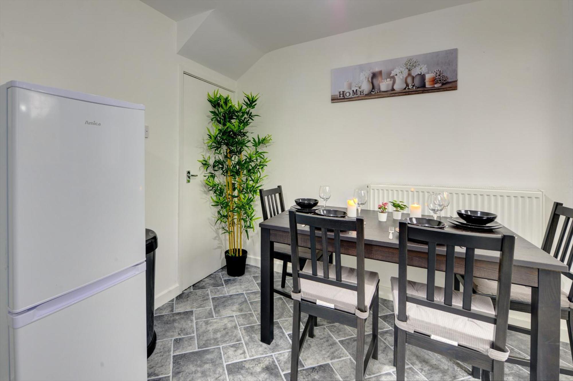 Stunning And Lovely 3 Bed House - Catch 22 Coventry Bagian luar foto